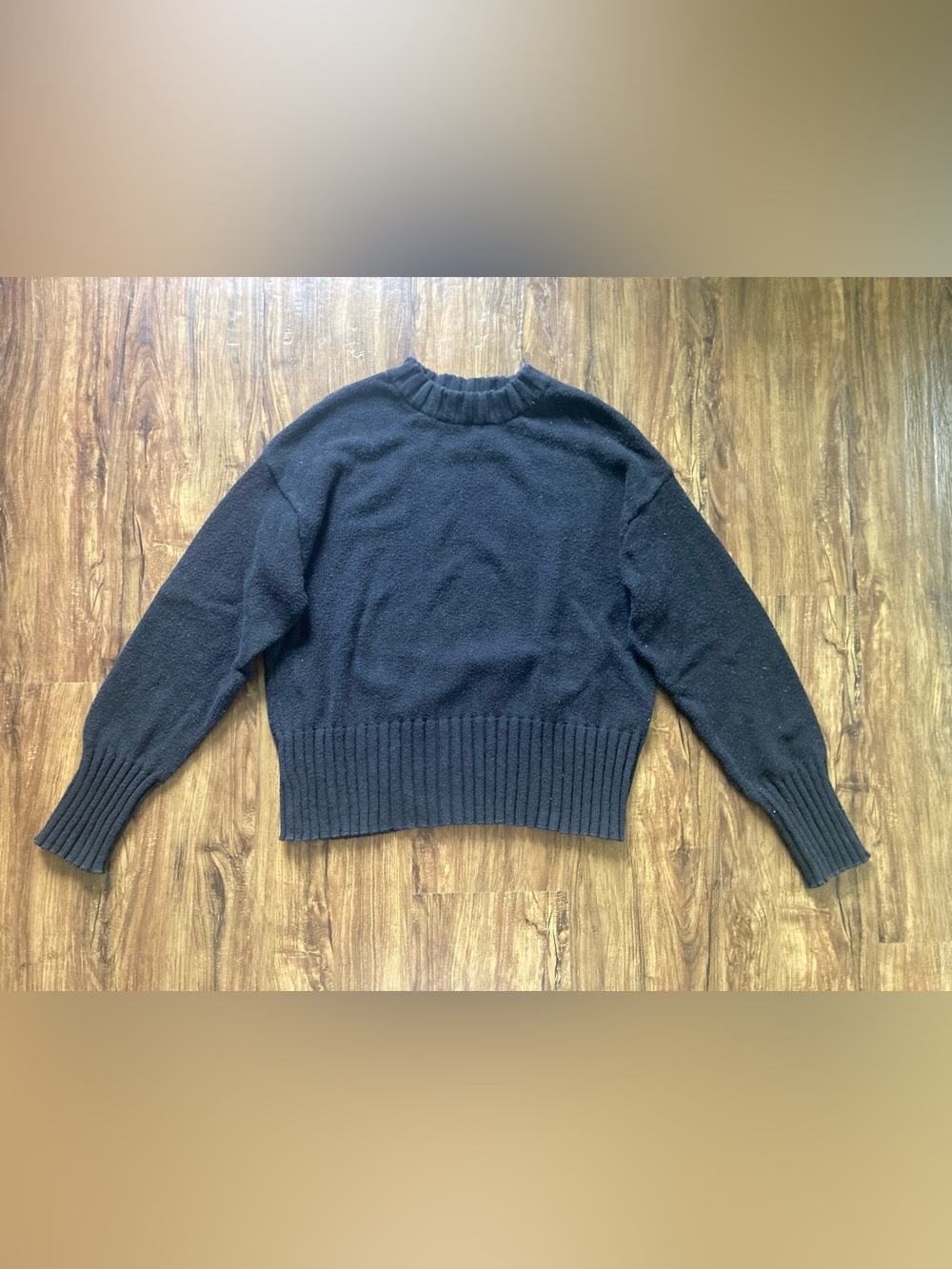 GAP Women's Black Crewneck Sweater Size Medium Cozy Fall Fashion